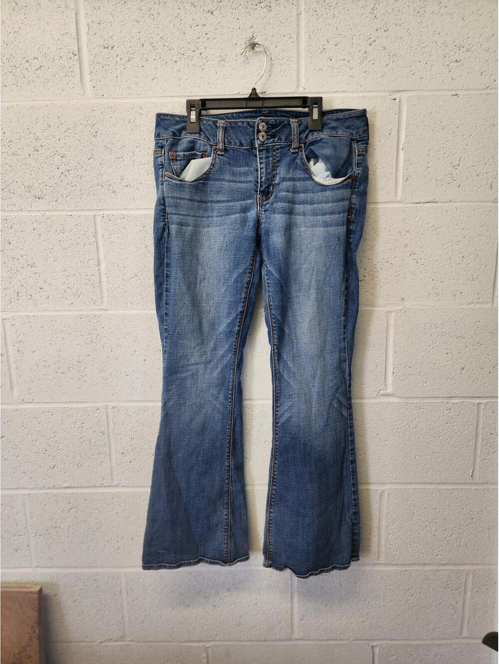Size 10 Low Rise Y2K Women's American Eagle Blue Denim Flared Jeans
